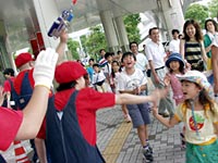 笑顔が浮かぶファミリー